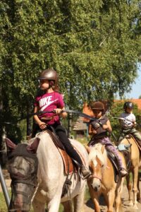 Wakacje w siodle – półkolonie jeździeckie dla mieszkańców Białegostoku